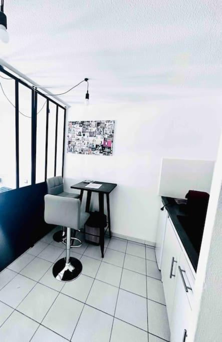 Studio Gare St Roch Avec Box De Garage Apartment Montpellier Exterior photo